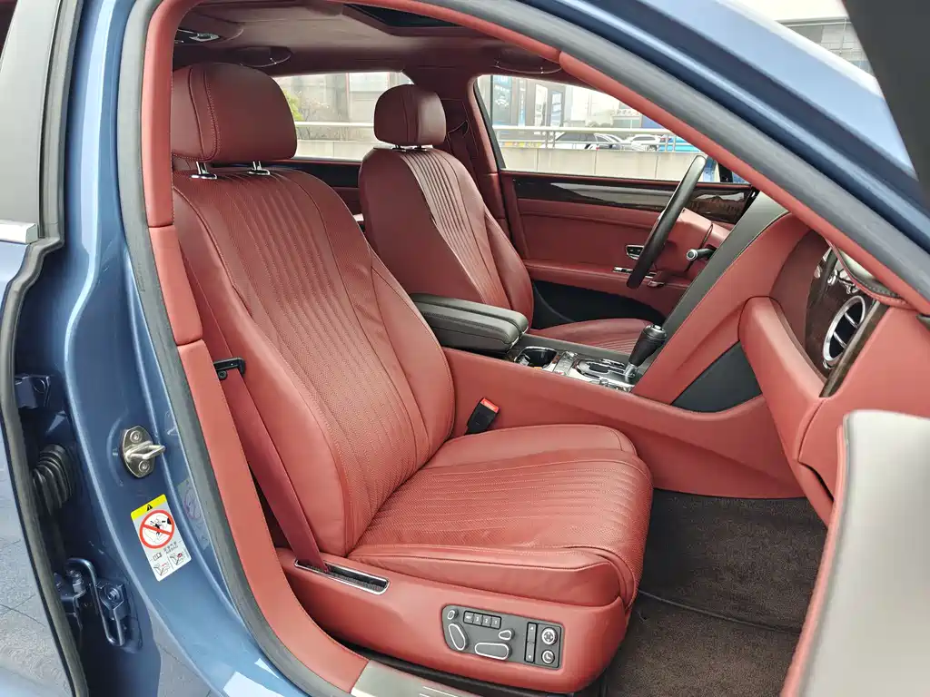 Flying Spur 2017 4.0T V8 Standard Edition купить на сайте DeffCars