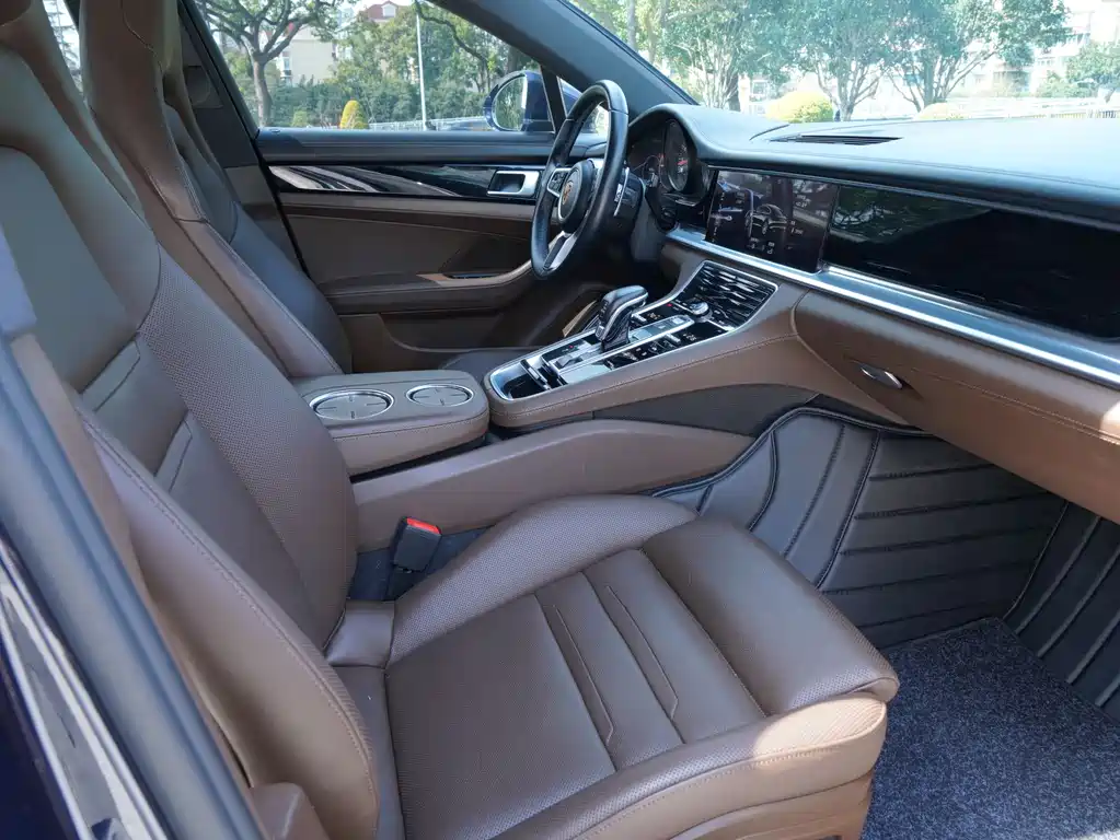 Panamera 2017 Panamera Executive Extended Edition 3.0T купить на сайте DeffCars