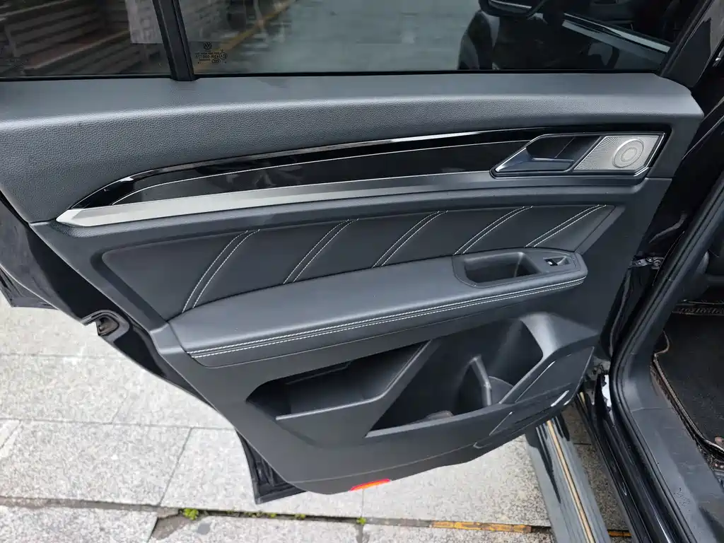 Touron 2019 Touron X 330TSI two-wheel drive luxury version купить на сайте DeffCars