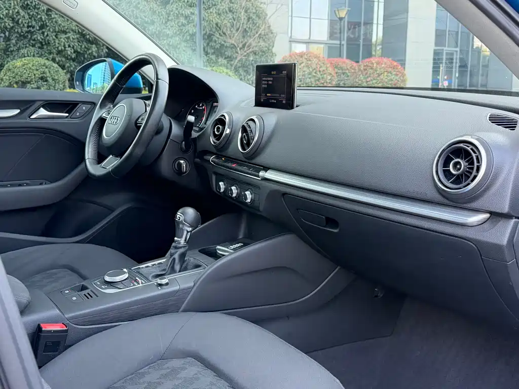 Audi A3 2016 Sportback 35 TFSI LinkedIn купить на сайте DeffCars