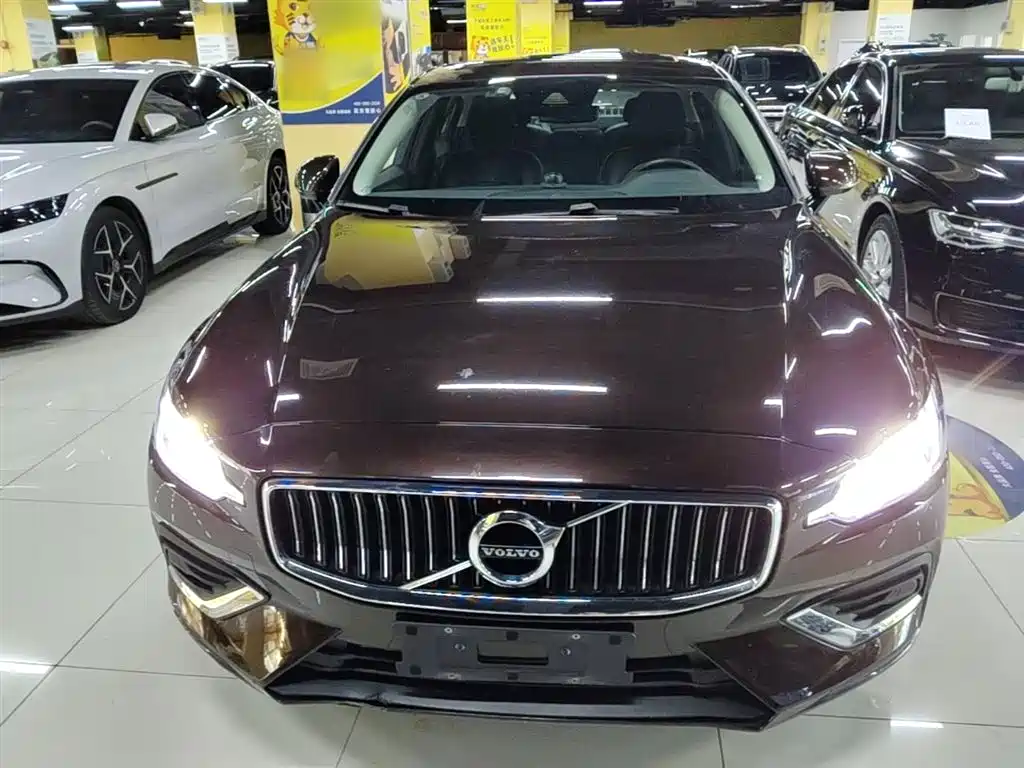 Volvo S60 2020 T4 Zhiyuan Luxury Edition купить на сайте DeffCars