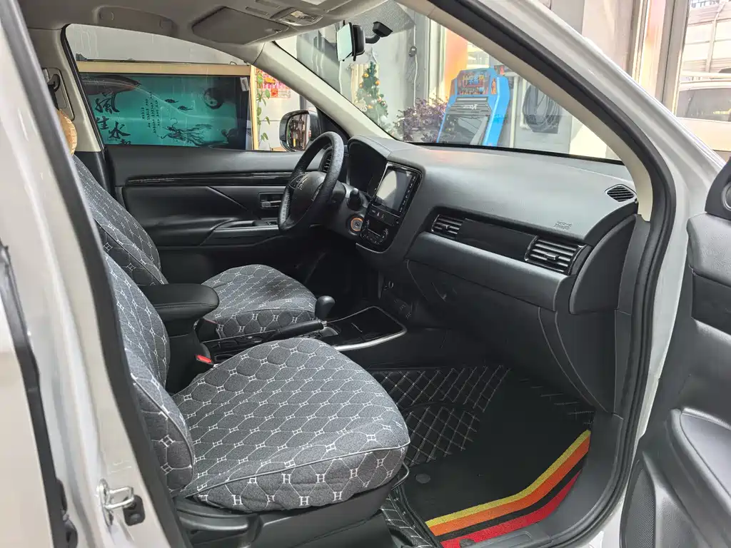 Outlander 2020 2.0L 2WD Smooth Edition 5 seats купить на сайте DeffCars