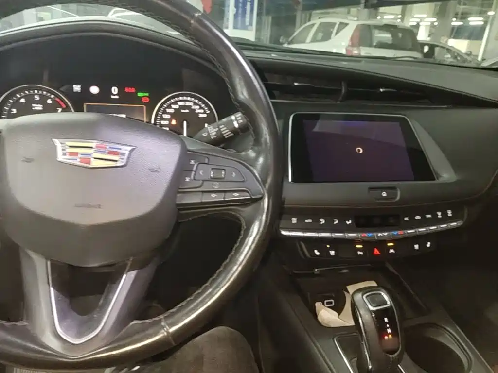 Cadillac XT4 2018 28T 4WD Platinum Edition купить на сайте DeffCars