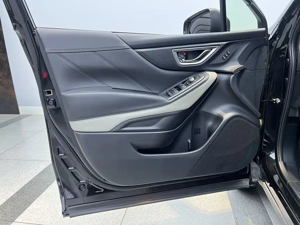 Forester 2022 2.0i AWD Deluxe Edition EyeSight купить на сайте DeffCars