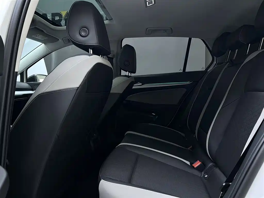 Golf 2024 280TSI DSG Pro Master Edition купить на сайте DeffCars