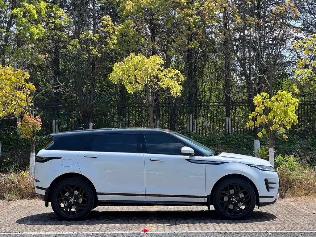 Range Rover Evoque 2022 Evoque L 249PS R-Dynamic Deluxe Edition купить на сайте DeffCars