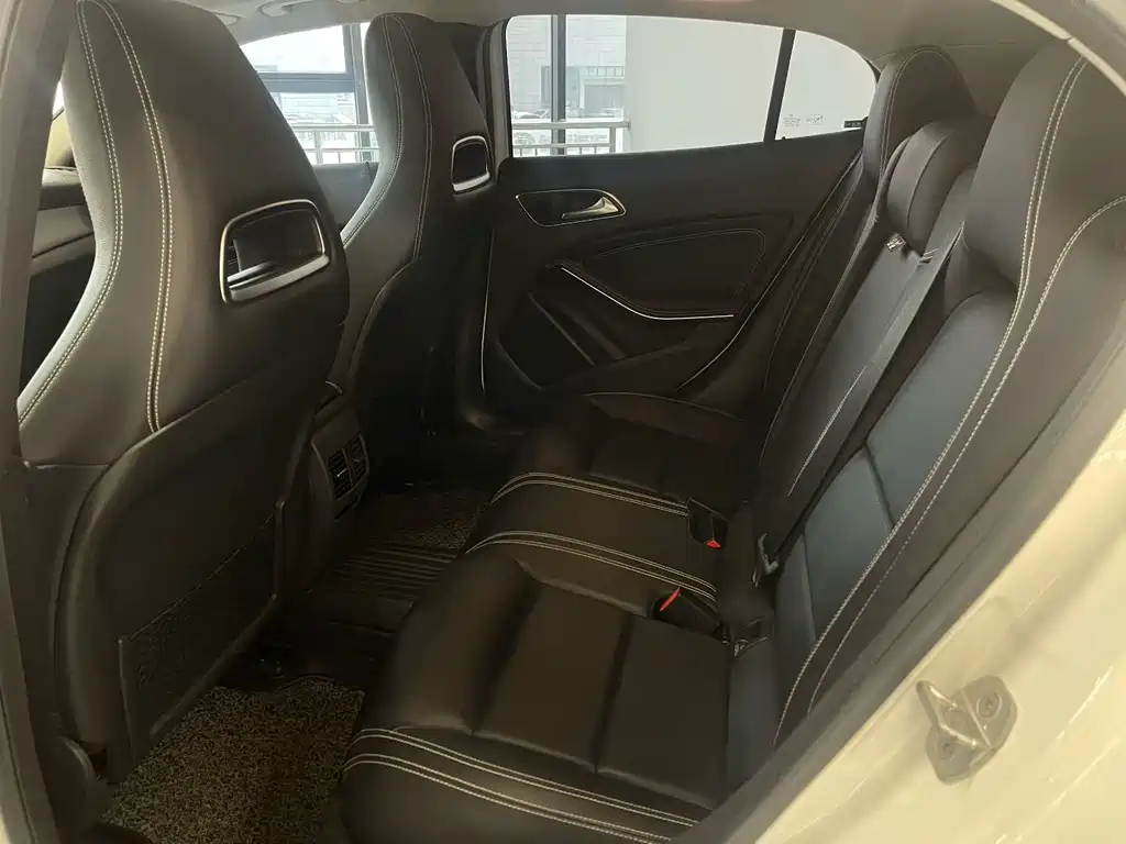 Mercedes-Benz GLA 2017 GLA 220 4MATIC Fashion Model купить на сайте DeffCars