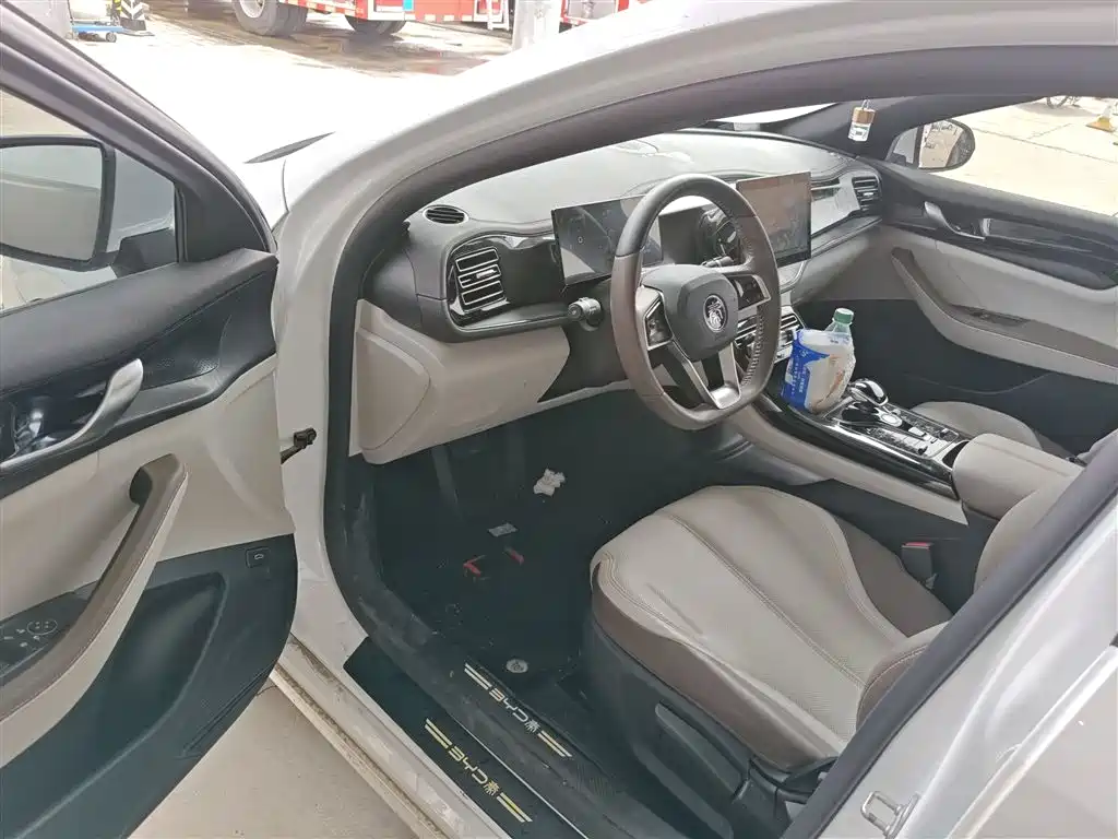 Qin PLUS 2023 Champion Edition DM-i 55KM Leading Model купить на сайте DeffCars
