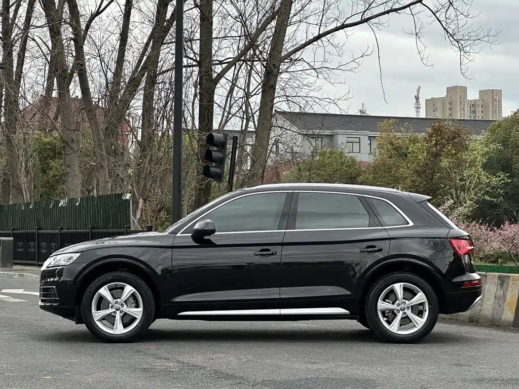 Audi Q5L 2020 facelift 40 TFSI Honorable and enterprising model купить на сайте DeffCars