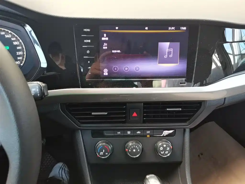 Bora 2021 1.5L Automatic Fashion Smart Connected Edition купить на сайте DeffCars