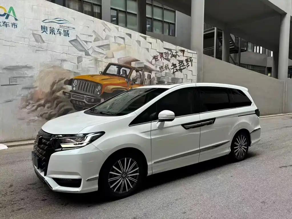 Alison 2022 2.0L e:HEV Deluxe Edition купить на сайте DeffCars