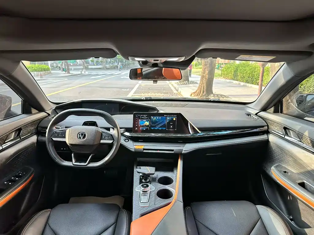 Changan UNI-V 2022 1.5T smart pilot model купить на сайте DeffCars