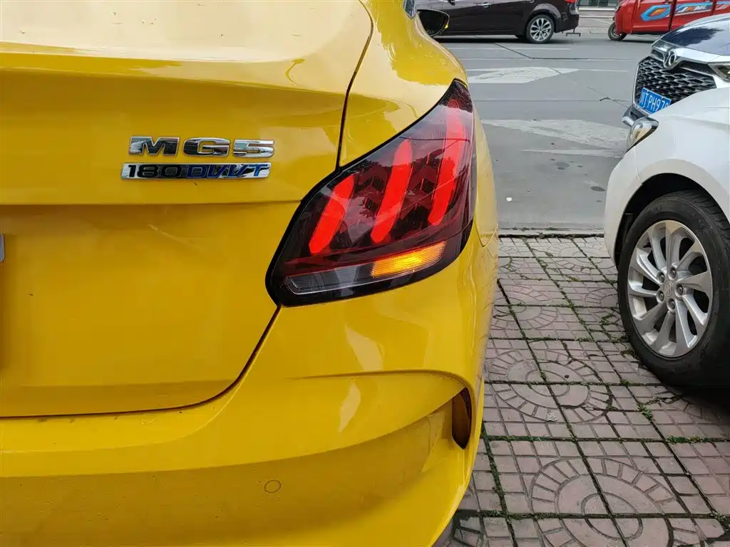 MG5 2021 facelift 180DVVT CVT Youth Deluxe Edition купить на сайте DeffCars