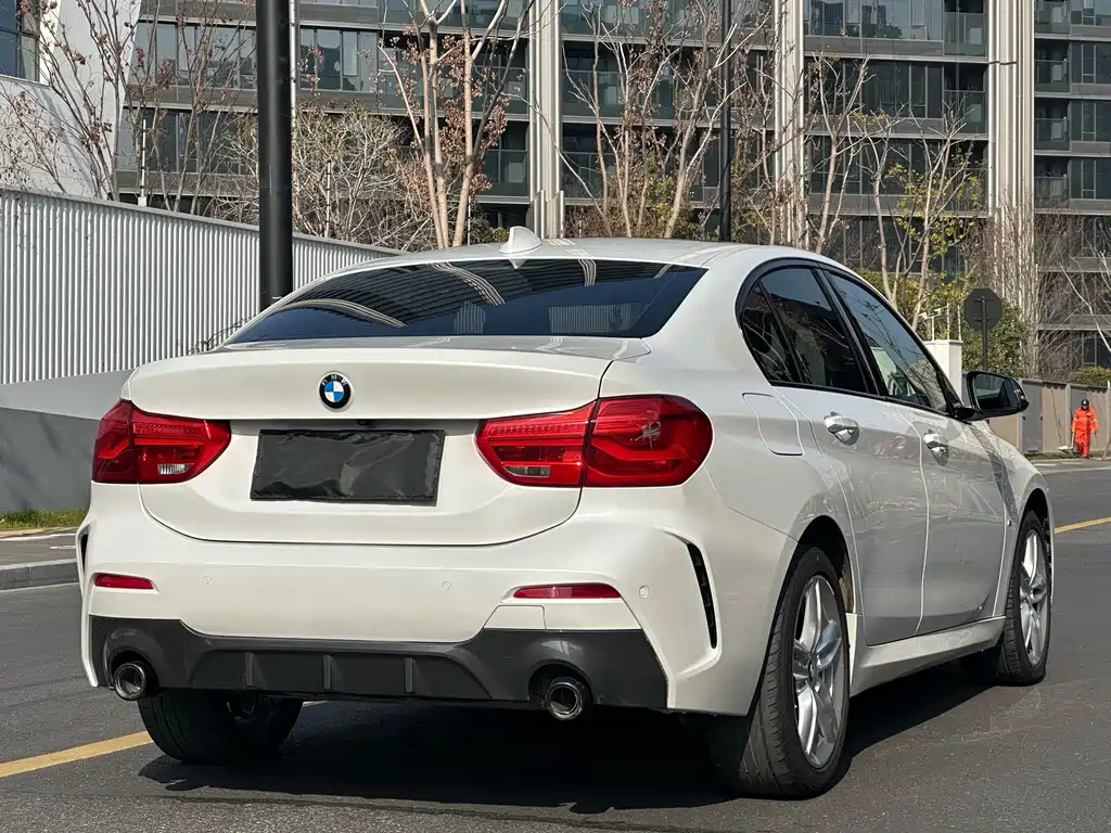 BMW 1 Series 2022 120i M Sports Night Edition купить на сайте DeffCars
