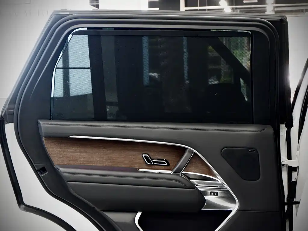 Range Rover 2023 3.0 L6 400PS Extended Edition купить на сайте DeffCars