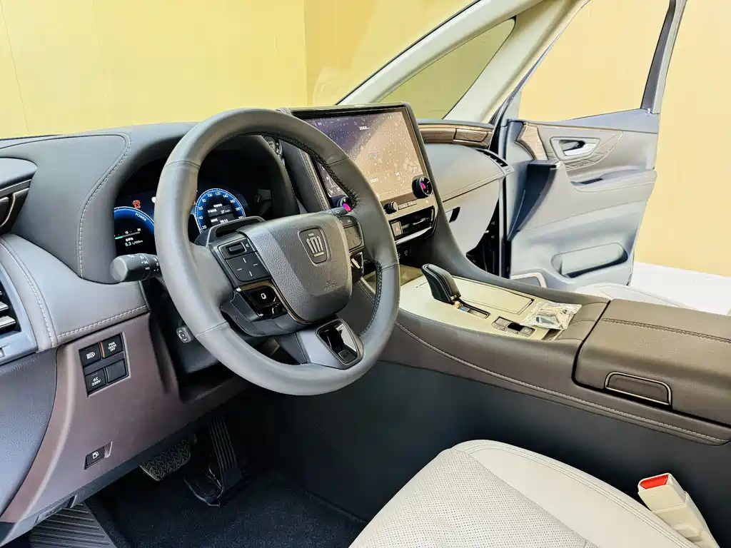 Wilfa 2024 Crown Dual Engine 2.5L Supreme Executive Edition купить на сайте DeffCars