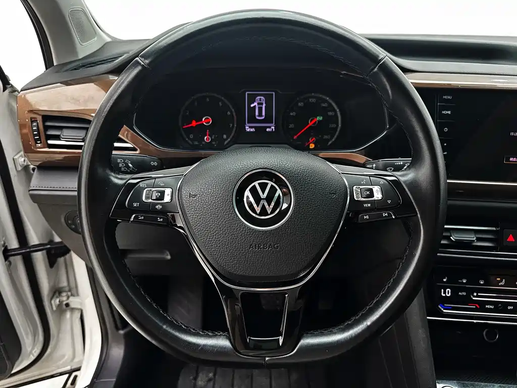 Tuyue 2021 280TSI two-wheel drive luxury version PLUS купить на сайте DeffCars