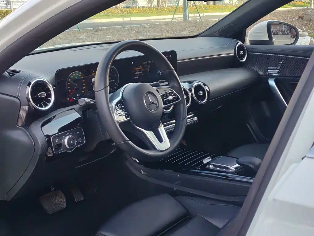 Mercedes-Benz A-Class 2021 A 200 L Sports Sedan Dynamic Type купить на сайте DeffCars