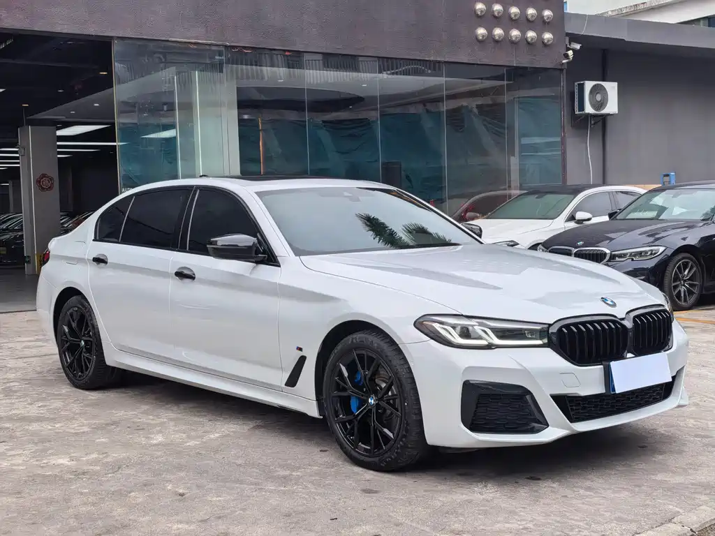 BMW 5 Series 2023 530Li Exclusive M Sports Package купить на сайте DeffCars