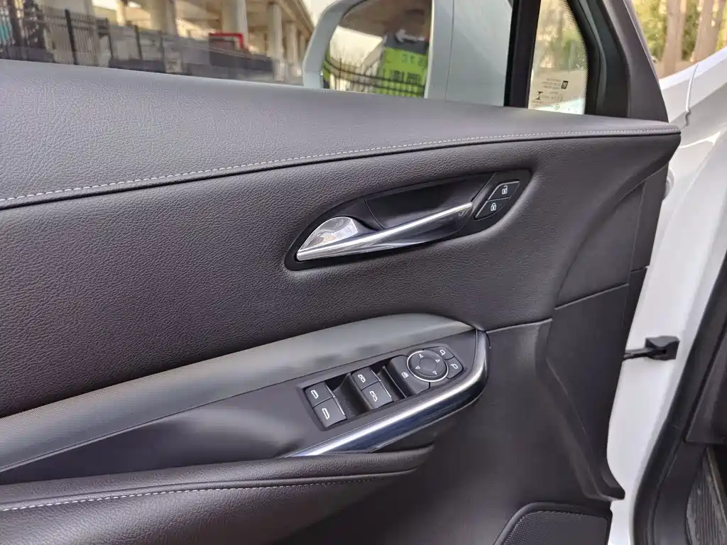 Cadillac XT4 2021 28T two-wheel drive leading model купить на сайте DeffCars