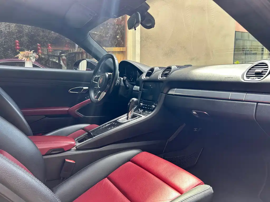 Porsche 718 2018 Cayman 2.0T купить на сайте DeffCars