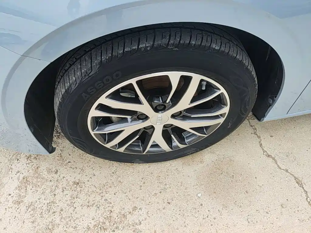 Emgrand 2023 4th Generation Champion Edition 1.5L CVT Luxury Model купить на сайте DeffCars