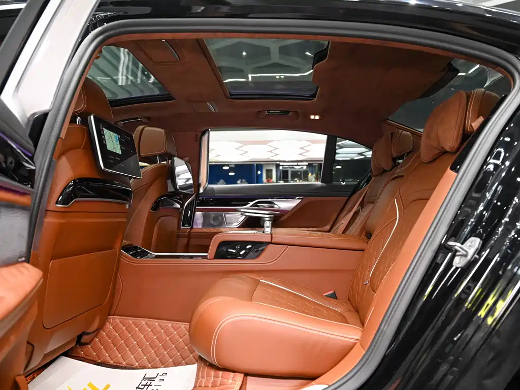 BMW 7 Series 2021 740Li xDrive Executive Luxury Package купить на сайте DeffCars
