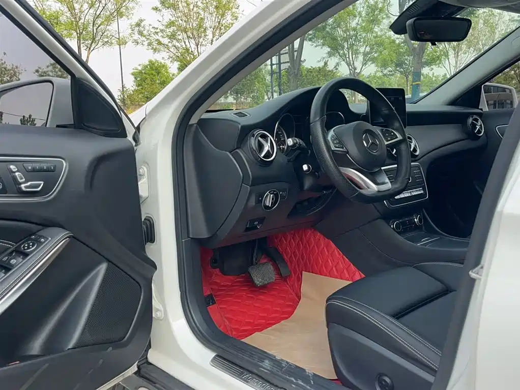 Mercedes-Benz GLA 2018 GLA 200 Dynamic купить на сайте DeffCars