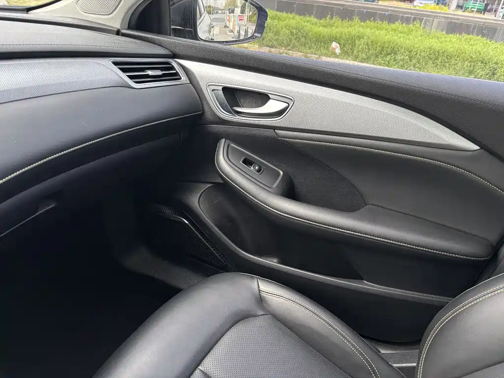 Roewe i6 MAX 2020 300TGI automatic cool smart driving version купить на сайте DeffCars