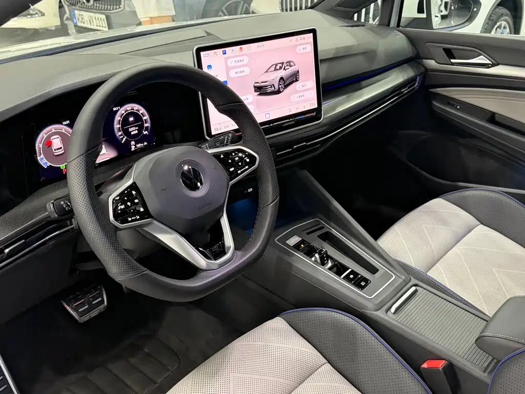 Golf 2025 facelift 300TSI R-Line купить на сайте DeffCars