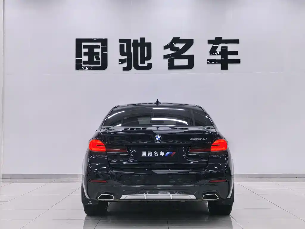 BMW 5 Series 2022 530Li Leading M Sports Package купить на сайте DeffCars