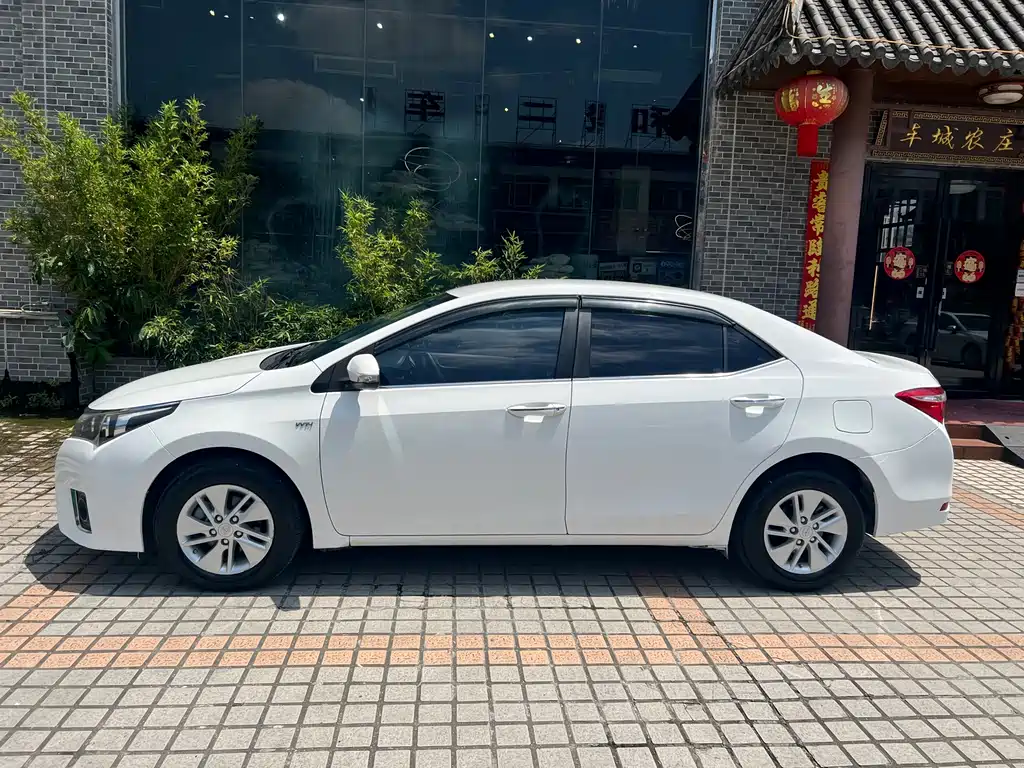 Corolla 2014 1.6L CVT GL купить на сайте DeffCars