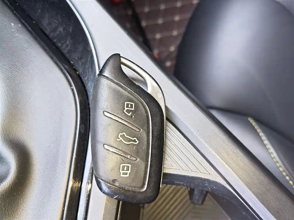 Roewe i5 2021 1.5L CVT Diamond Edition купить на сайте DeffCars