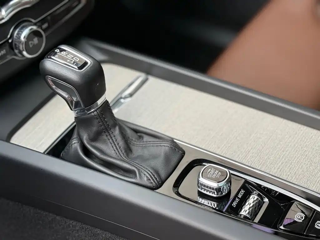 Volvo XC60 2020 T5 four-wheel drive Zhiyuan Deluxe Edition купить на сайте DeffCars