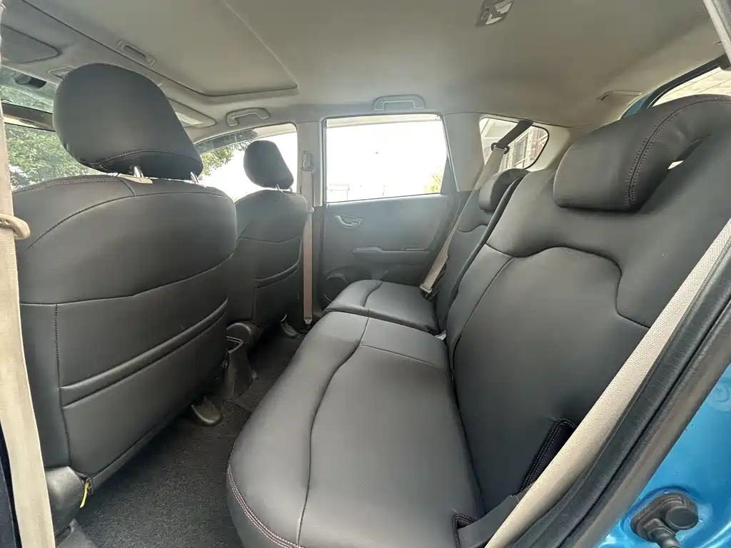 Fit 2011 1.5L automatic luxury version купить на сайте DeffCars