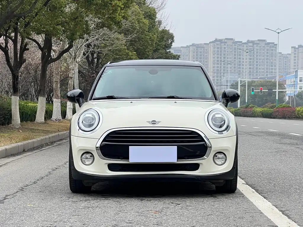 MINI 2018 1.5T COOPER Classic Five-Door Edition купить на сайте DeffCars