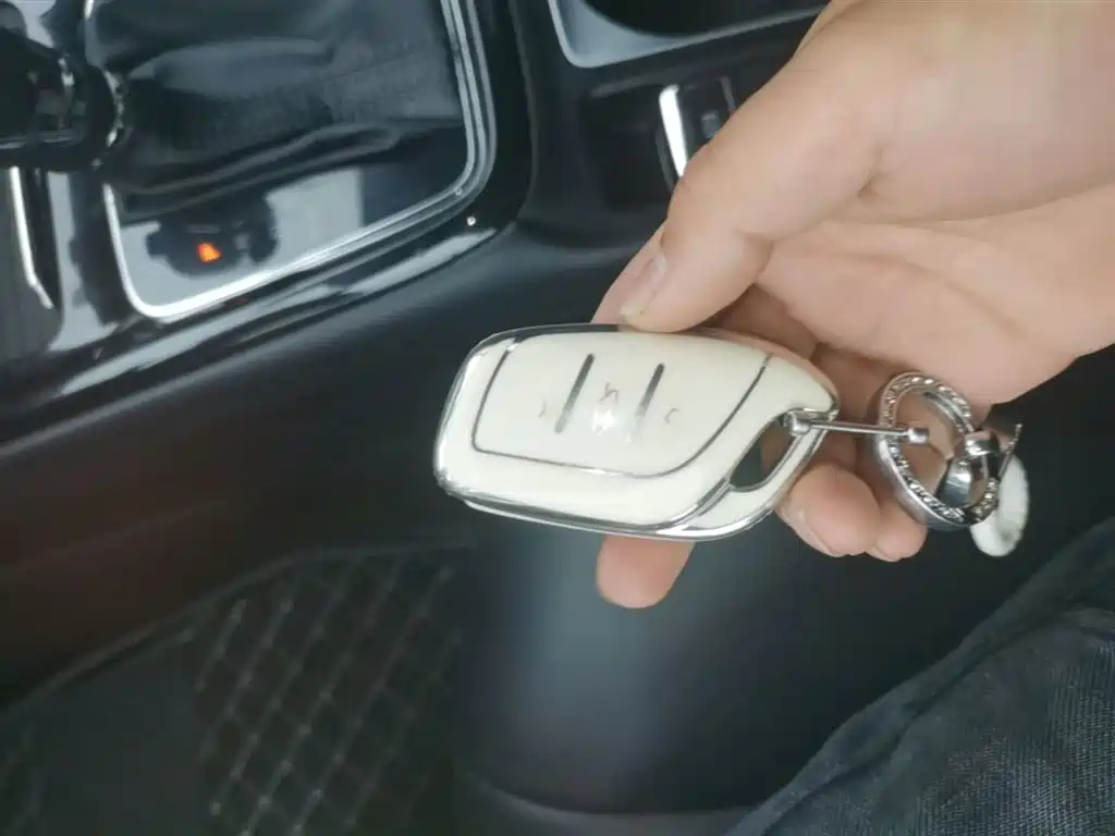Roewe i5 2020 1.5L automatic 4G Internet leading flagship version купить на сайте DeffCars
