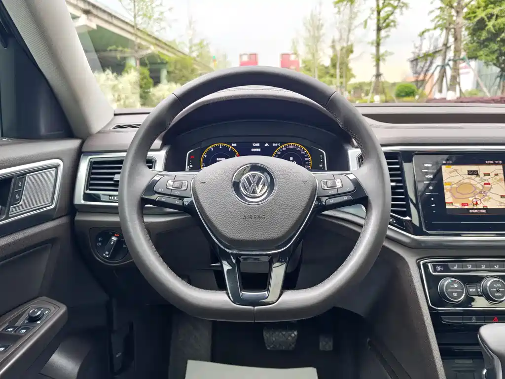 Touron 2020 380TSI four-wheel drive luxury version National VI купить на сайте DeffCars