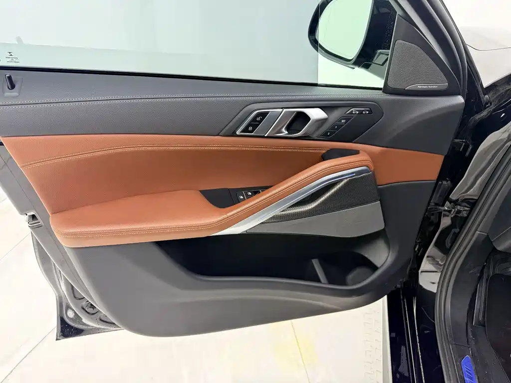 BMW X6 2022 facelift second xDrive40i M sports package купить на сайте DeffCars