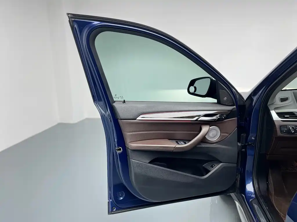BMW X1 2021 xDrive25Li Exclusive Model купить на сайте DeffCars