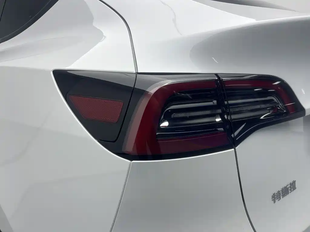 Model Y 2024 rear-wheel drive version купить на сайте DeffCars