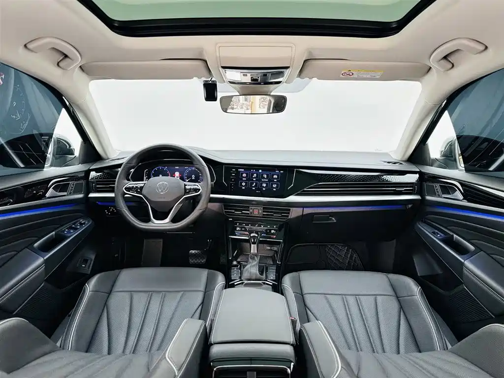 Passat 2023 facelift 380TSI luxury version купить на сайте DeffCars