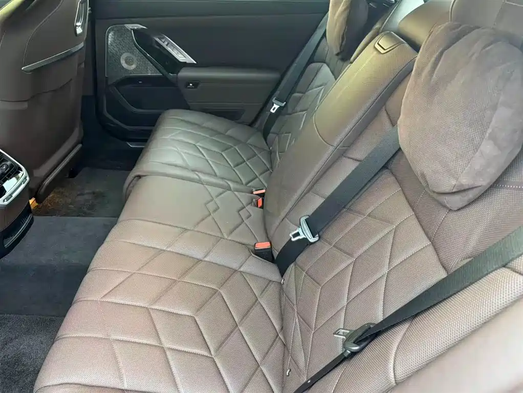 BMW i7 M70L 2023 M70L купить на сайте DeffCars
