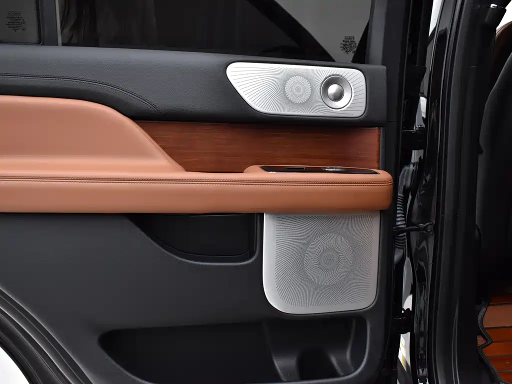 Navigator 2020 3.5T Honor Edition купить на сайте DeffCars