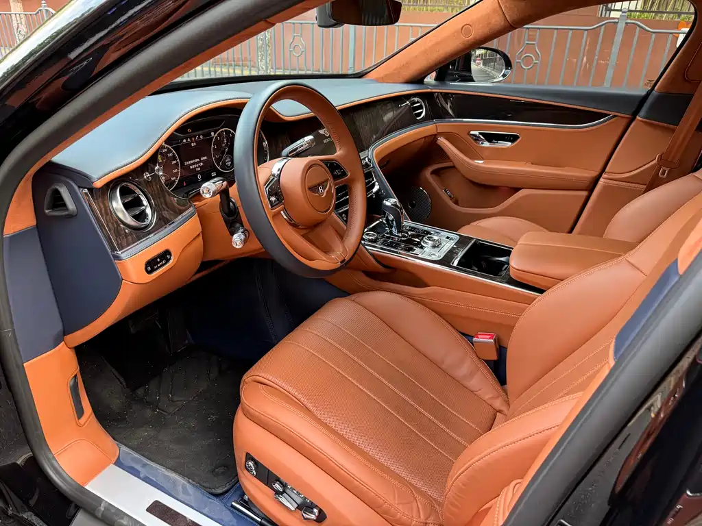 Flying Spur 2022 4.0T V8 Standard Edition купить на сайте DeffCars