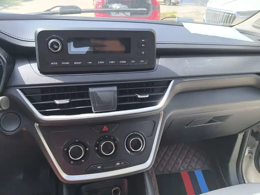 Hongguang S3 2019 1.5L Manual Standard Type National VI купить на сайте DeffCars