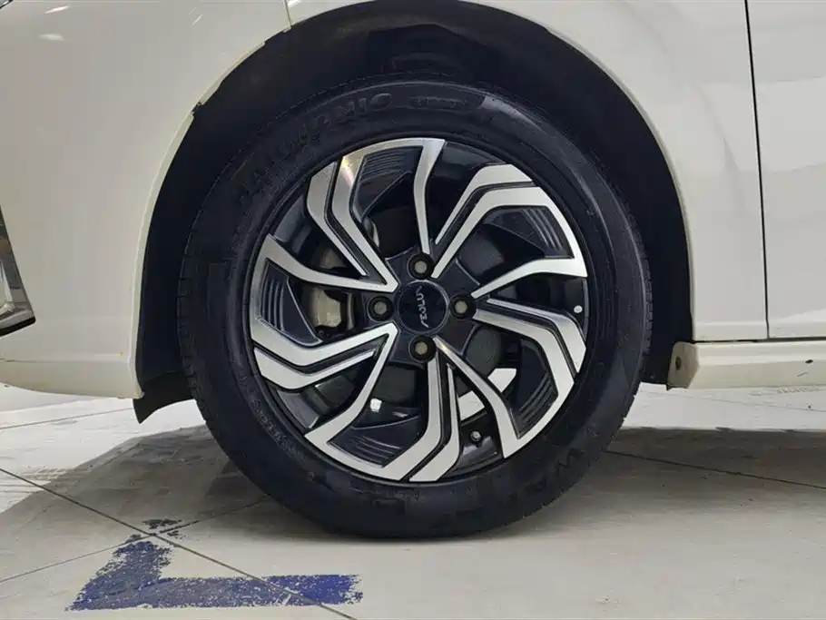 Yixuan 2021 230T automatic chasing engine version купить на сайте DeffCars