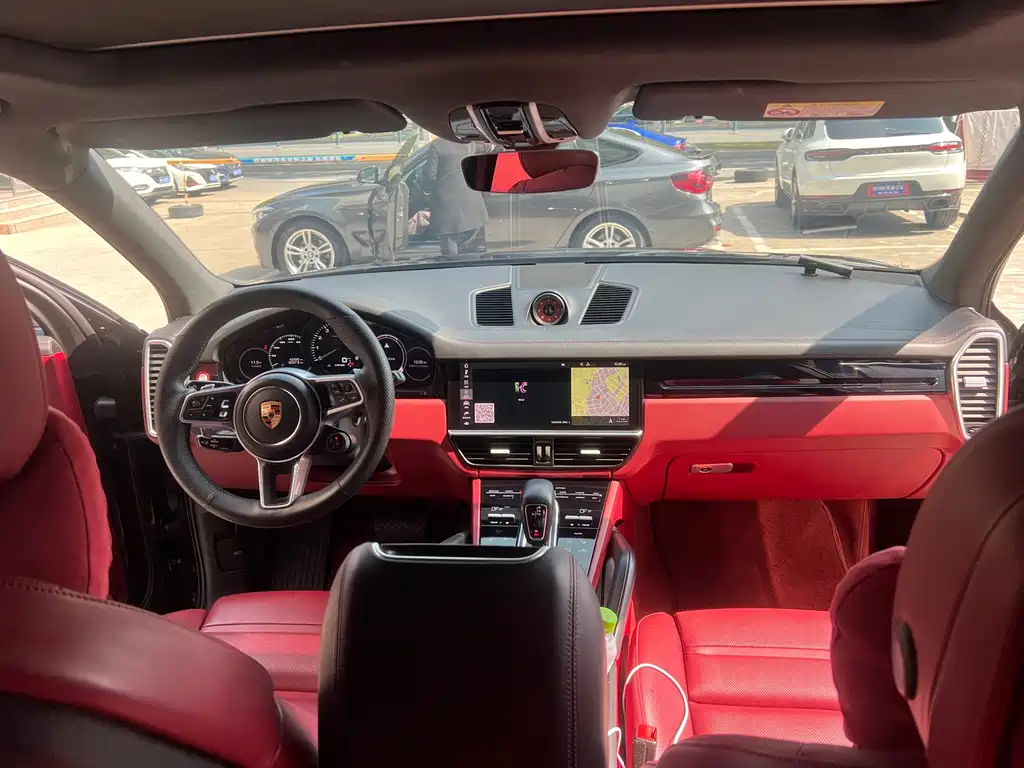 Cayenne New Energy 2021 Cayenne E-Hybrid 2.0T купить на сайте DeffCars