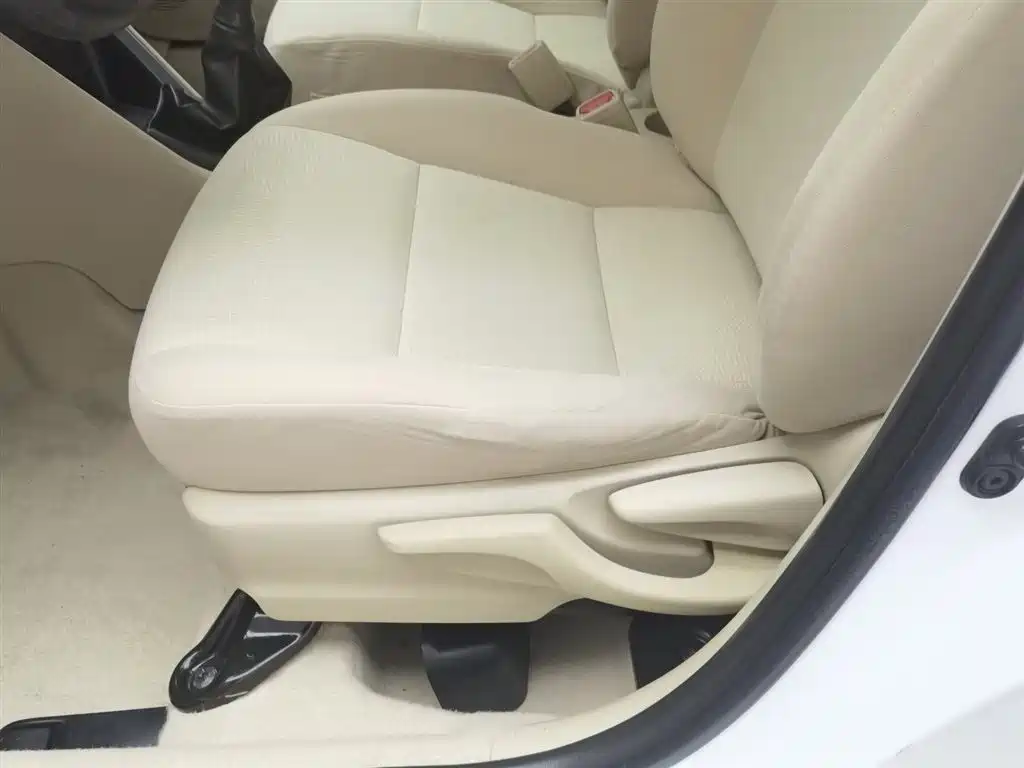 YARiS L 2014 1.3E manual charm version купить на сайте DeffCars