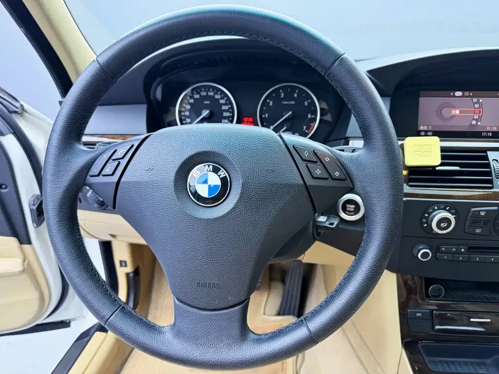 BMW 5 Series 2010 520Li Luxury купить на сайте DeffCars